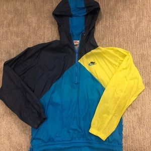 Nike multicolor windbreaker jacket. Lightweight breathable jacket